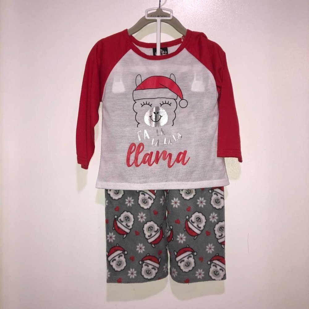Nwot Kids PJ's and Presents Size 18 month PJ set